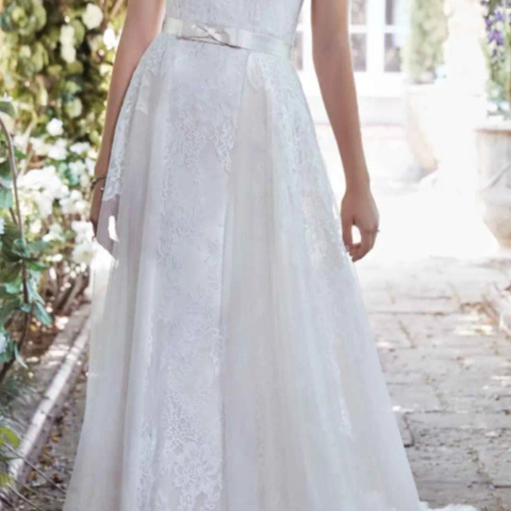 Maggie Sottero Ivory Lace Wedding Gown - Picture 3 of 5